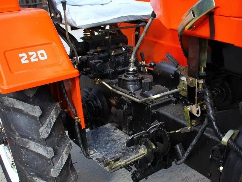 Диск сцепления на минитрактор синтай 244. Минитрактор уралец сцепление. Диск сцепления на уралец 002. Минитрактор уралец 220. Передний мост уралец 2204.