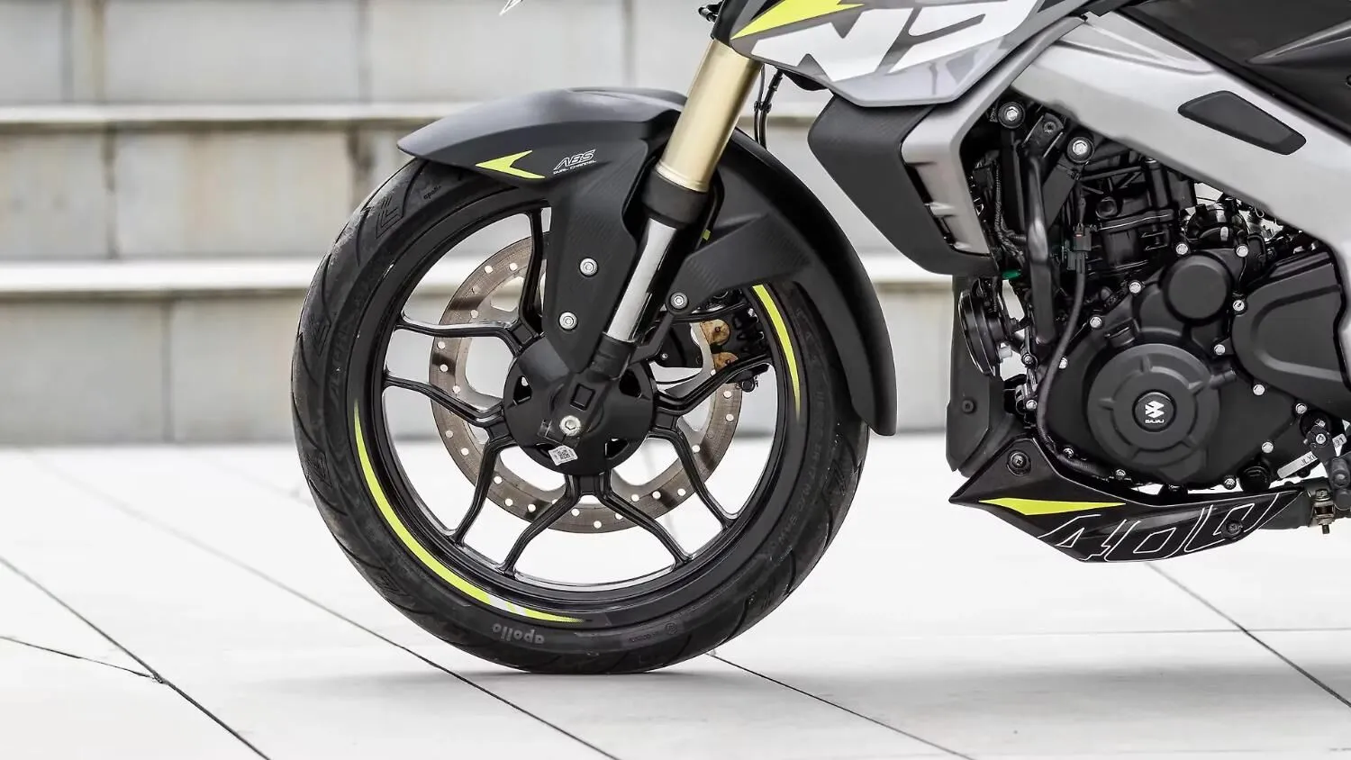  Pulsar NS400 Z
