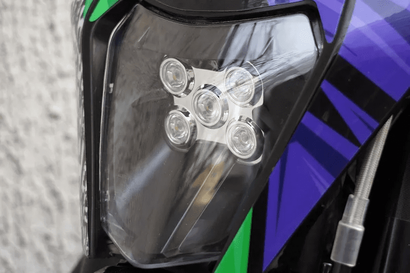  T8