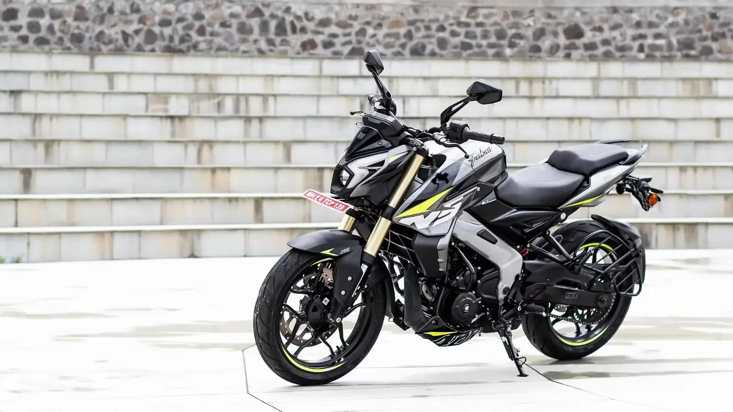  Pulsar NS400 Z