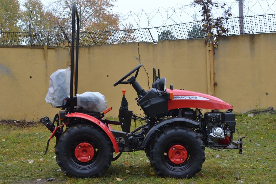 Минитрактор мтз б. Беларус-112н-01 мини-трактор. Трактор Беларус 112н-01. Минитрактор МТЗ 112. Минитрактор МТЗ 112н-01.