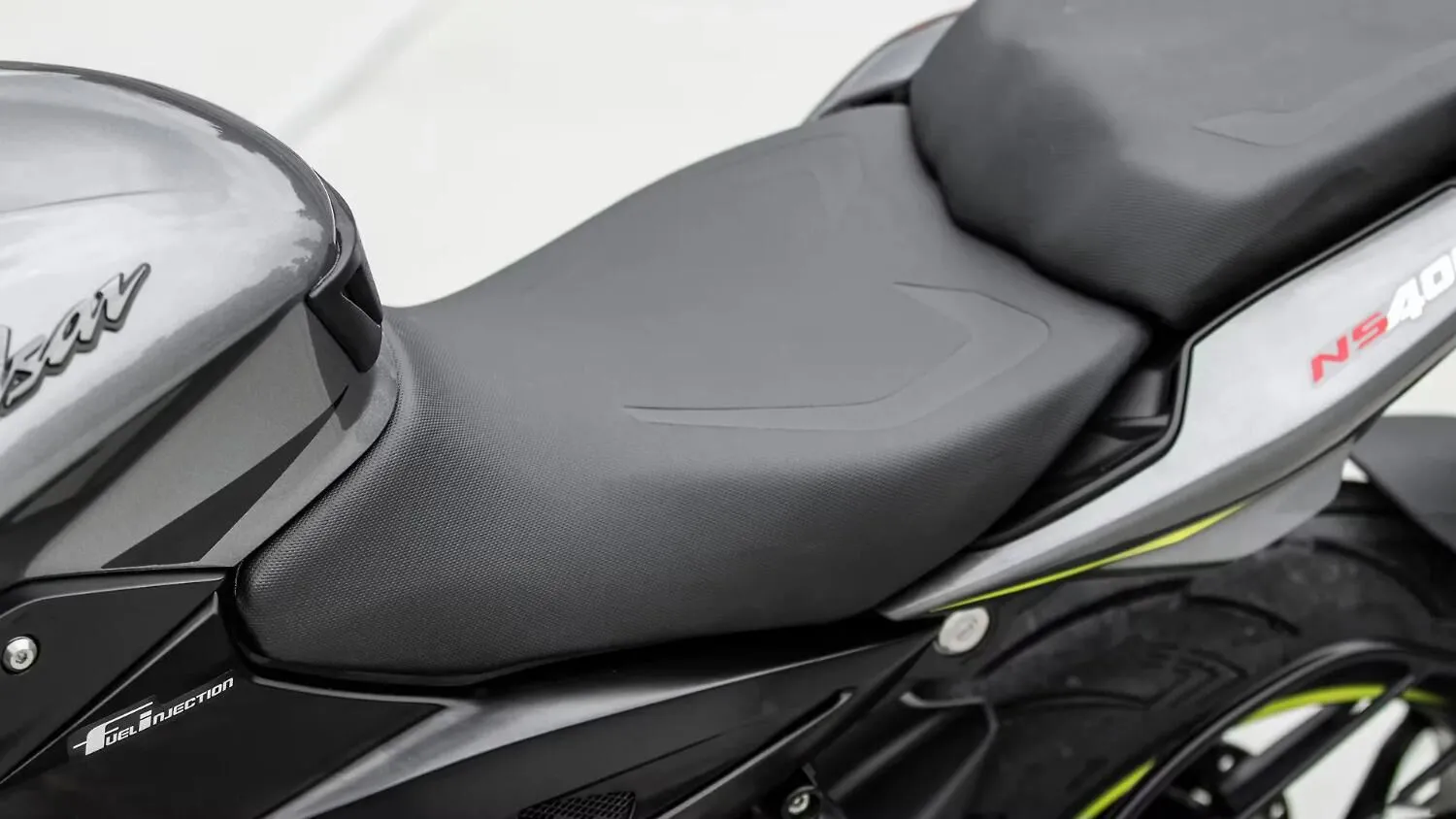  Pulsar NS400 Z