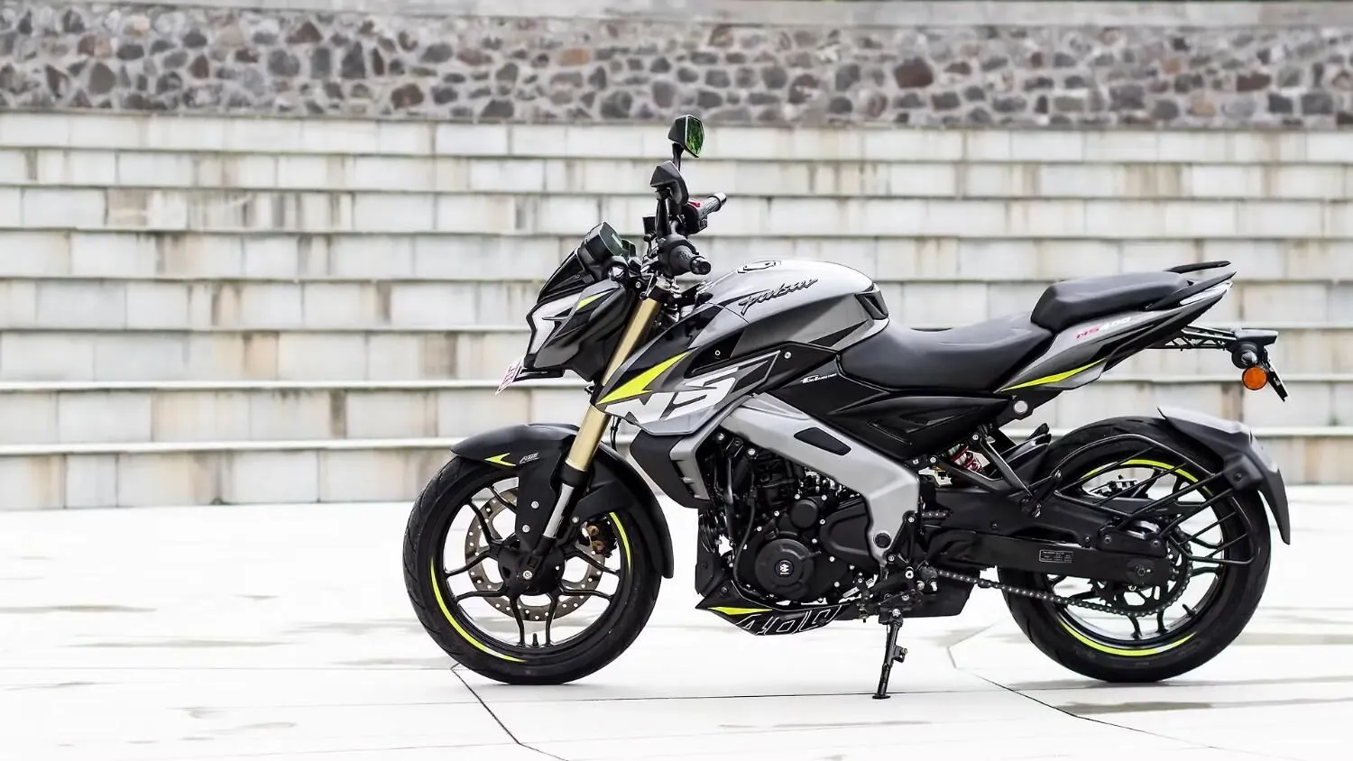  Pulsar NS400 Z