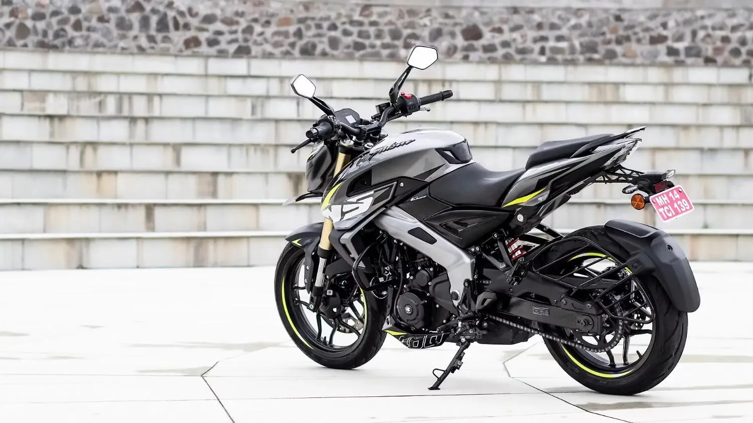  Pulsar NS400 Z