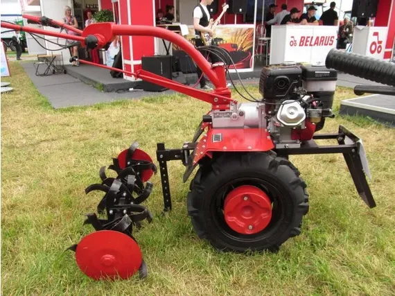 Трактор мтз-80.1 2019 г.в, Как поставить магнитолу, сколько вольт 12 или 24?