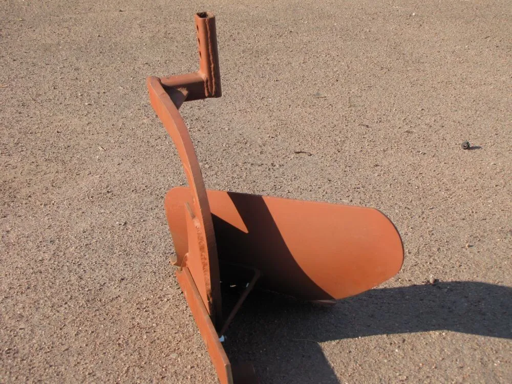 Заводской плуг на мтз 132. Плуг для мотоблока саз пу-00. Плуг беларус пу-00. Плуг для мотоблока агрос. Плуг мтз 05.