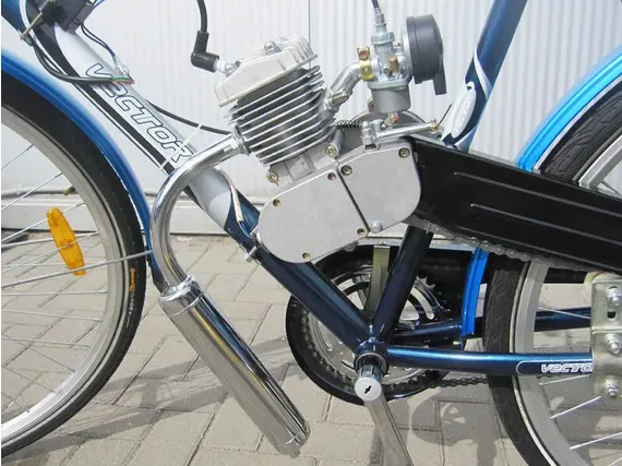 Самодельный мопед из велосипеда и двигателя от мотокосы (20 фото)