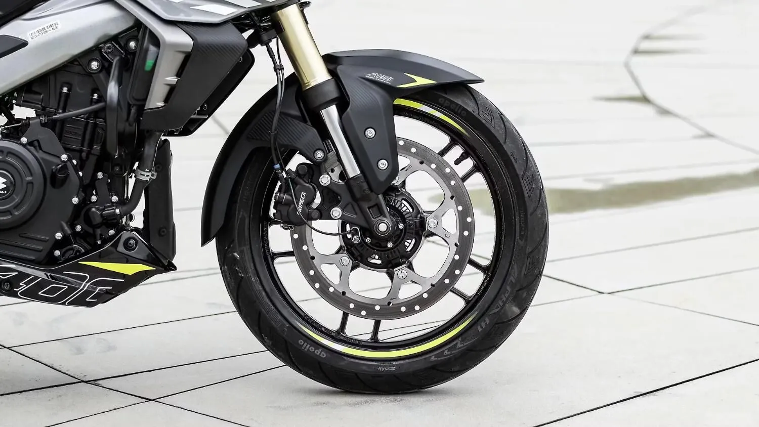  Pulsar NS400 Z