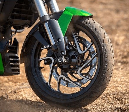 Мотоцикл Bajaj Dominar 400 2019 (1).png